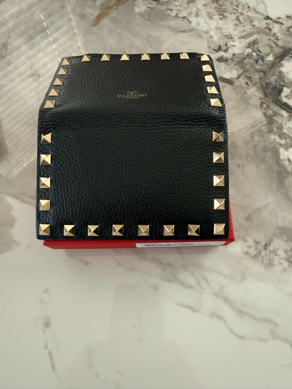 Stunning Red/ Black Valentino Garavani wallet - Picture 9 of 13